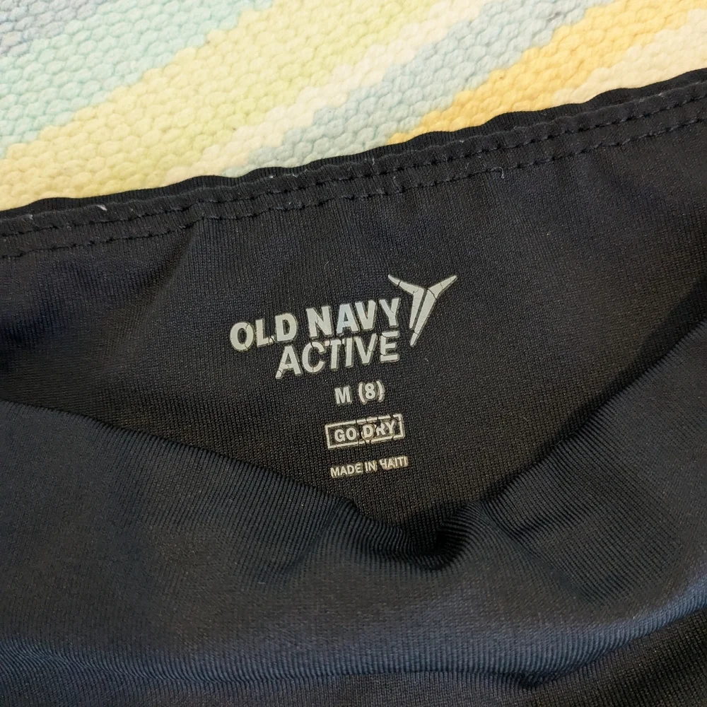 Old Navy Active Black Athletic Cropped Pants Size 8